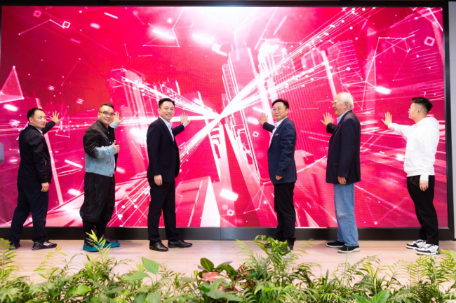 品郎酒、吃火鍋、赴“英雄會(huì)”:向消費(fèi)者再貼緊一點(diǎn)點(diǎn),郎酒掀起