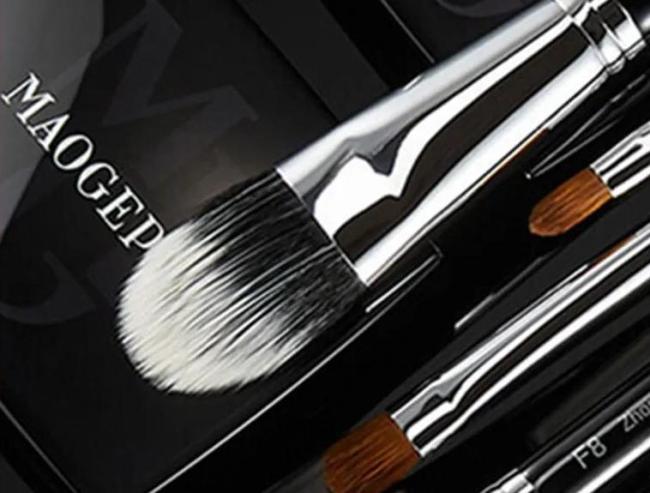 毛戈平8年5戰IPO,3個月套現10億元毛氏家族落袋9億元