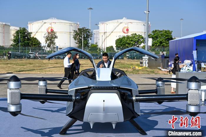 第七屆(中國)廣州商務(wù)航空展開幕 低空經(jīng)濟(jì)受關(guān)注