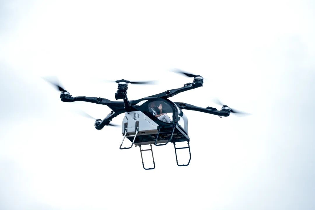 小鵬匯天 “陸地航母”，廣州車展首次公開載人飛行圓滿完成(圖2)