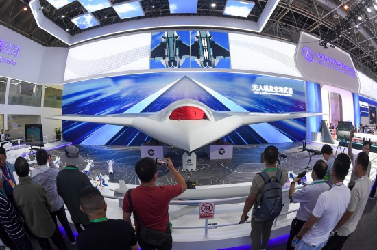 彩虹-7無人機首次亮相中國航展,受到廣泛關注(11月13日攝)。