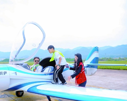 低空經(jīng)濟(jì) “渝”飛越高 明年“縣縣通”飛機