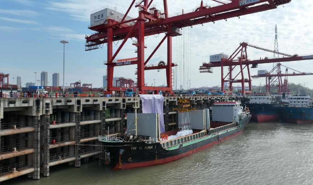 低空; 印尼直航航線開通 武漢陽(yáng)邏港構(gòu)建“一船到底”運(yùn)輸新模