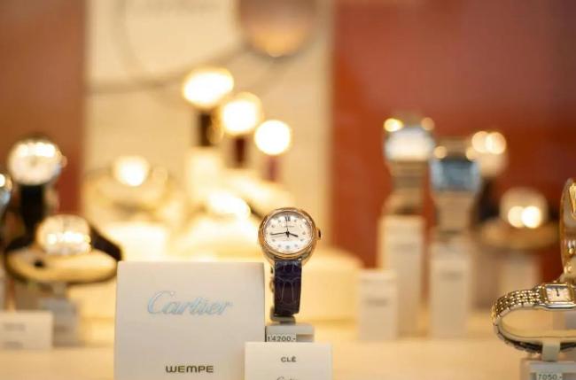 奢侈品集體業(yè)績(jī)低迷,連愛馬仕都降價(jià)了,問題出在哪了?