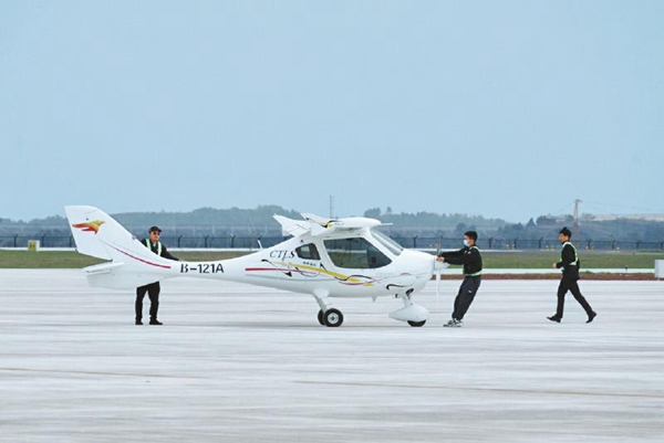 300米低空旅游 賞天府之國(guó)春光