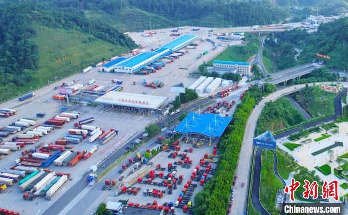 廣西推動口岸開放發(fā)展 打造面向東盟國際大通道