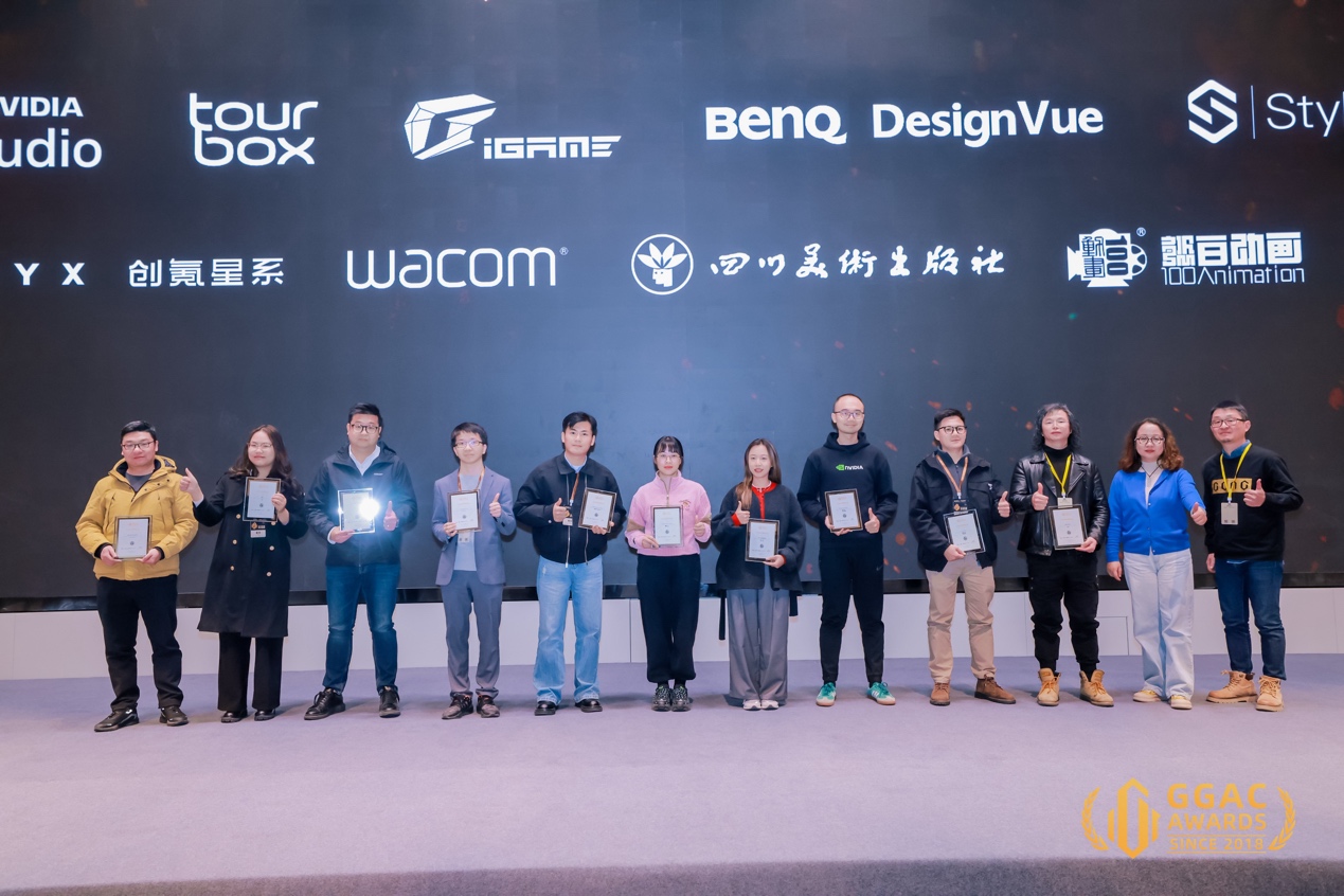 一群人站在臺上
描述已自動生成