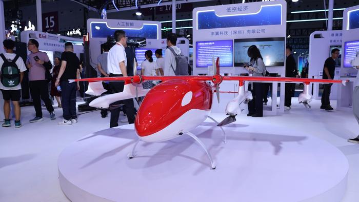 低空經濟報： 2024快遞包裹“飛”起來，無人機“快遞員”擠進低空經濟賽道