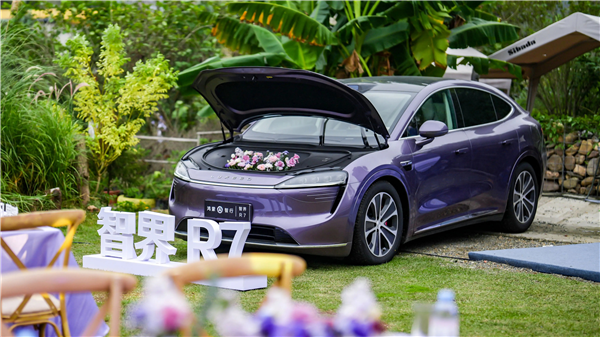 2025低空： 智界R7大定超3萬！Model Y會越來越難賣