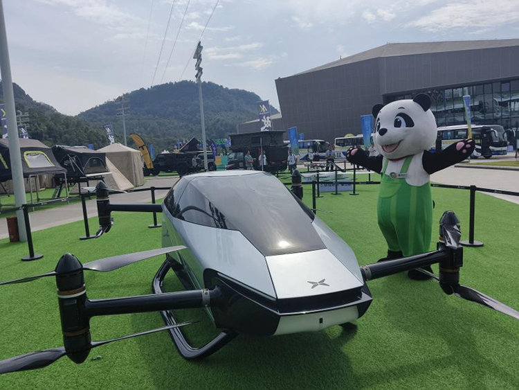 低空經濟: 318自駕游全國裝備展銷會引領低空經濟新風尚 多款低空飛行器驚艷亮相