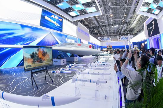 彩虹-7無人機首次亮相中國航展，受到廣泛關注（11月13日攝）。
