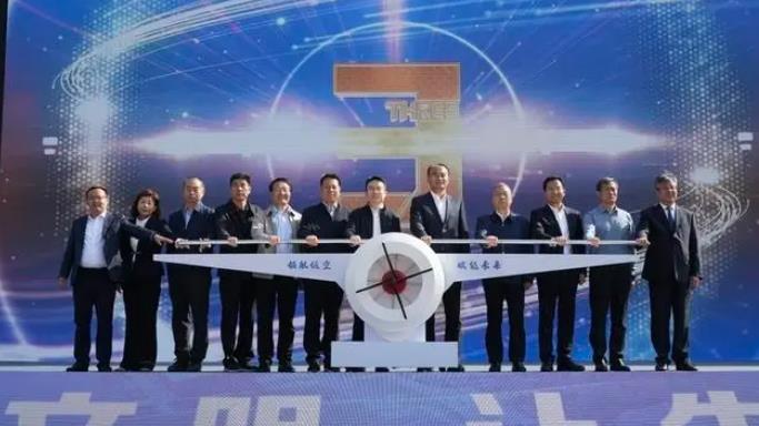 濟(jì)南低空經(jīng)濟(jì)發(fā)展集團(tuán)成立,推動(dòng)低空經(jīng)濟(jì)騰飛!(圖3) 濟(jì)南低空經(jīng)濟(jì)發(fā)展集團(tuán)成立,推動(dòng)低空經(jīng)濟(jì)騰飛!(圖4)