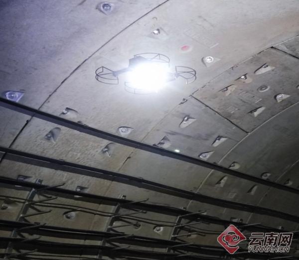 無人機在區間隧道自主飛行